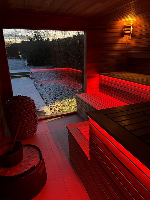 Smuk og rummelig privat sauna